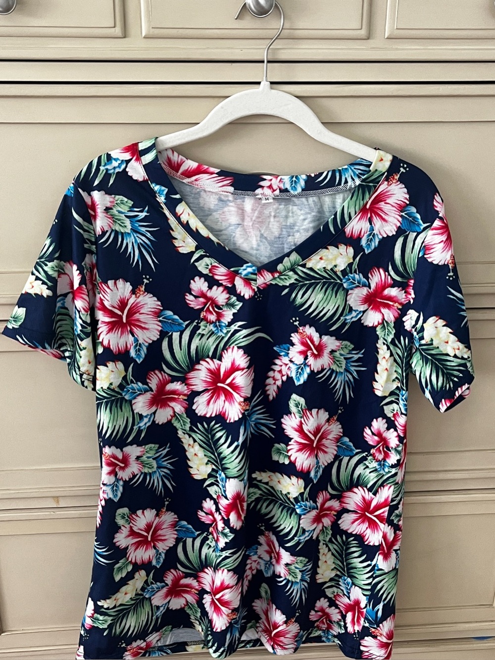 Ladies Navy Tropical Floral V-Neck Hawaiian Tee Medium